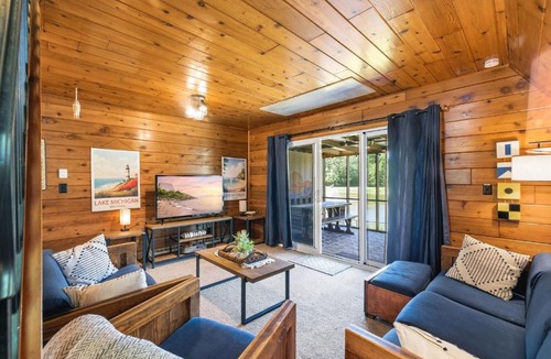 Stevensville Ski Chalet | Chalet 94 Lakeview Nr Beach and Resort Amenities