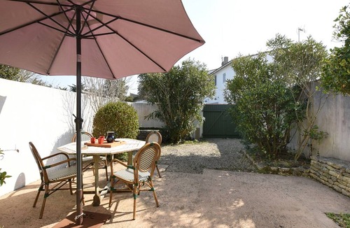 Saint-Clement-des-Baleines House | Charming Village House with Garden near Beach - 2BR, Modern Amenities, BBQ & Parking