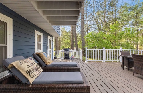 Michiana House | Charlie's on Commanche - Charming cottage tucked away in Michiana close to the l