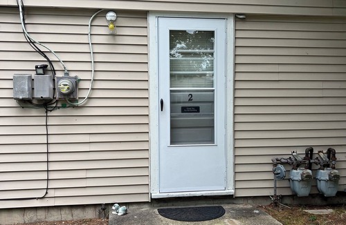 St. Helen House | Charming 1-bedroom 1/2 house in soothing St Helen Hideaway with WiFi