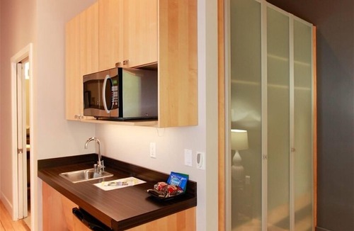 Saugatuck Hotel | Charming 1-bedroom Milano Suite in Saugatuck, perfect for couples!