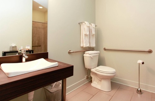 Saugatuck Hotel | Charming 1-bedroom Milano Suite in Saugatuck, perfect for couples!
