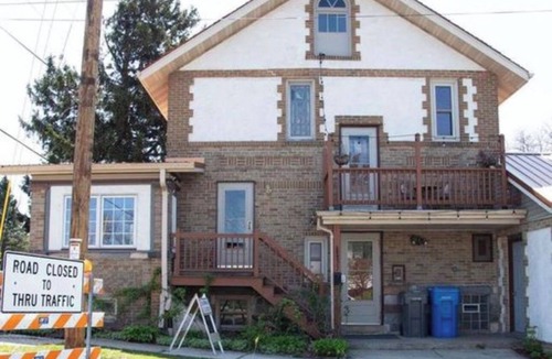 Watertown Apartment | Charming 2-bedroom apartment with AC in lovely Watertown