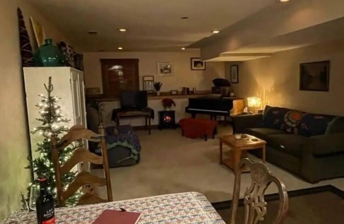 Hastings Apartment | Charming 2-bedroom apartment with outdoor hot tub in rural area, private yard.