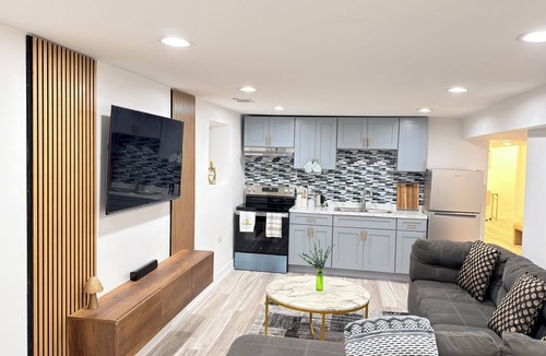 Englewood Apartment | Charming 2-bedroom apartment in fabulous Chicago with WiFi, Game Space