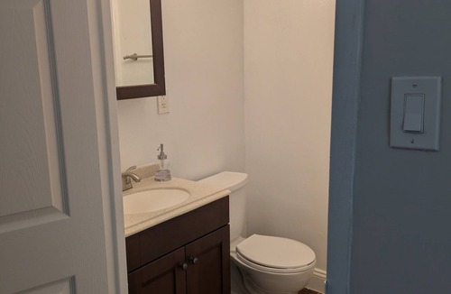 Lafayette Park Apartment | Charming 2 bedroom apartment with AC in adorable Detroit