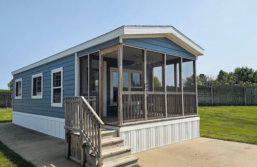 Silver Lake RV Rental | Charming 2-bedroom cabin at Sun Retreats Silver Lake campground.