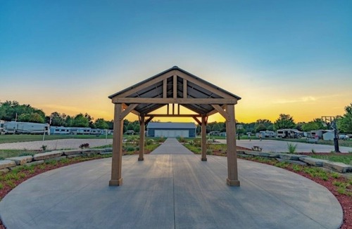 Silver Lake RV Rental | Charming 2-bedroom cabin at Sun Retreats Silver Lake campground.