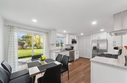 Wasco House | Charming 3-bedroom/2 Bath Single Family Home/Schaumburg