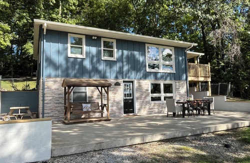 Monticello House | Charming 3-bedroom house across from Lake Freeman