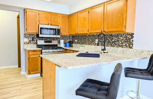 South Elgin House | Charming 3-Bedroom Home Near South Elgin