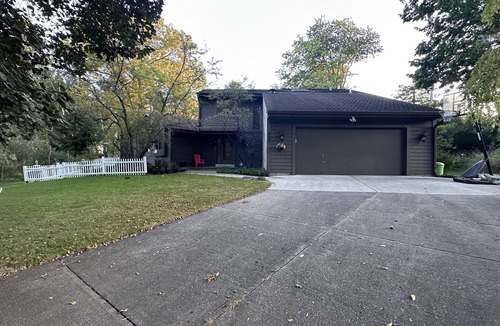 Brookfield House | Charming 3-bedrooms house/resort-like with Firepit and Deck.