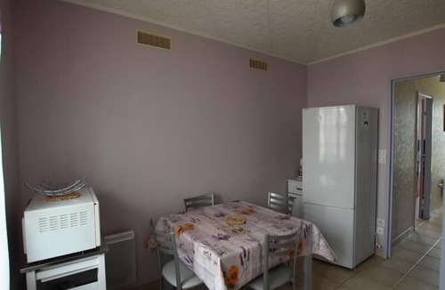 Saint-Denis-du-Payre Cottage | Charming 70s Renovated House with Garden, Bikes, and Close to Nature Reserve