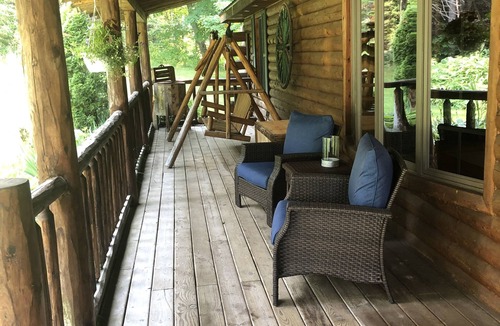 Cheboygan House | Charming and Secluded Log Cabin Near Mackinaw City and Mackinac Island!