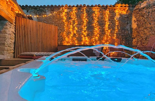 Celle-Levescault House | Charming Cottage 4* Spa & Activities - Luxury, Comfort & Nature near Futuroscope