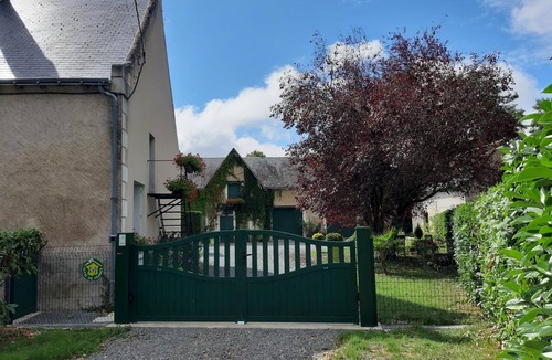 Beaumont-la-Ronce Cottage | Charming countryside house near Tours with garden and bikes