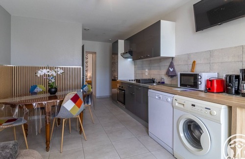 Nueil-sur-Layon Cottage | Charming Countryside Retreat with Spa - Near Vineyards and Castles