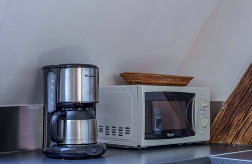 Poce-sur-Cisse Apartment | Charming duplex with a pool near Amboise, sleeps 5 (including 1 baby)