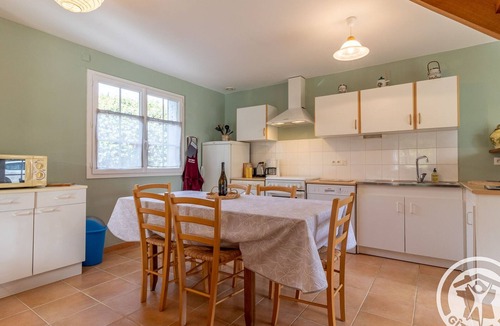 Coutures Cottage | Charming Cottage Between Vineyards & Woods, Near Angers & Saumur