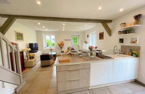 Saint-Aubin-le-Depeint Cottage | Charming Cottage with Modern Amenities, Large Garden, and Terrace in Scenic Touraine