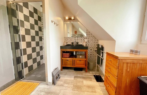 Saint-Aubin-le-Depeint Cottage | Charming Cottage with Modern Amenities, Large Garden, and Terrace in Scenic Touraine