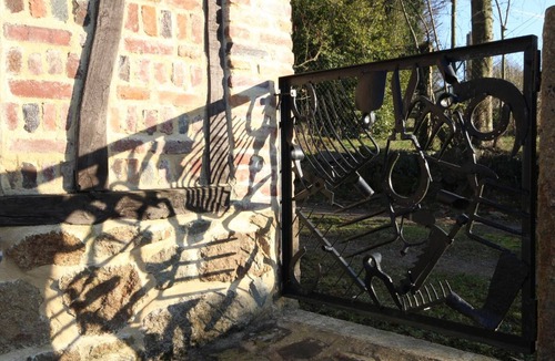Breel Cottage | Charming House 6 Pers, Sauna, Scenic Views, Swiss Normandy