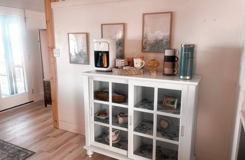 Howe Cottage | Charming Lakefront cottage on Cedar Lake. Beautiful Spa Bathroom, soaking tub