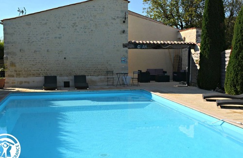 Longeves Cottage | Charming lodging near La Rochelle