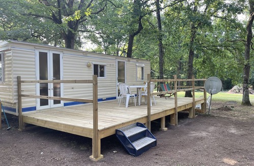 Braize House | Charming Mobile Home with swimming pool in Saint Bonnet Troncais.