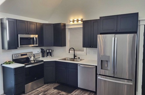 Wise Township House | Charming & Modern 3 Bedroom House