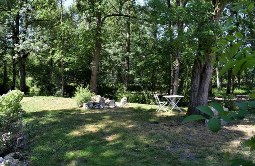 Tauxigny Cottage | Charming Riverside House with Garden, Modern Amenities, Near Loire Castles