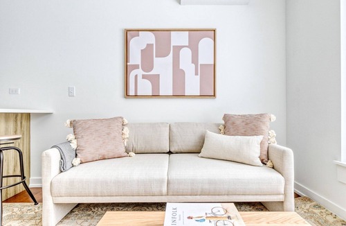 Uptown Apartment | Charming Uptown 1BR w/ Roof & W/D, close to Red Line, by Blueground