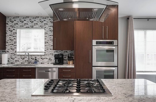 Lake Orion House | Chef's Kitchen, King Bed near GM Orion, Shops/Dining and Easy Access to Freeways