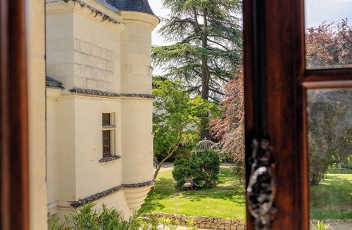 Gennes House | Chez René - Room with view of the manor house