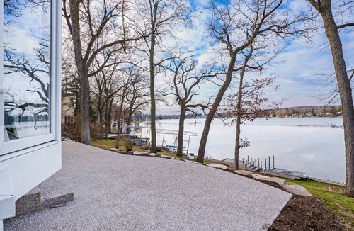 Drayton Plains House | Chic Maceday Lake All Sports Lakefront Retreat