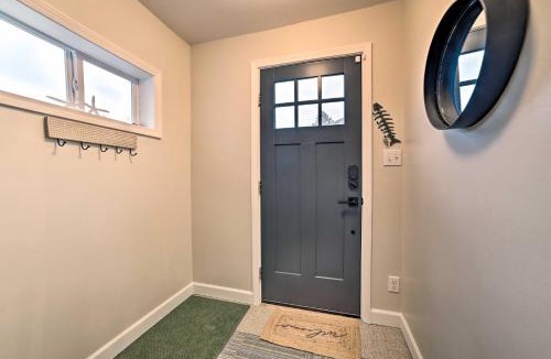 Manistee House | Chic Manistee Cottage: Steps to Lake Michigan!
