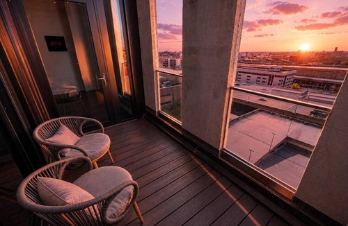 Westown Apartment | Chic Westown 3BR with Balcony - 5 min to Public Market