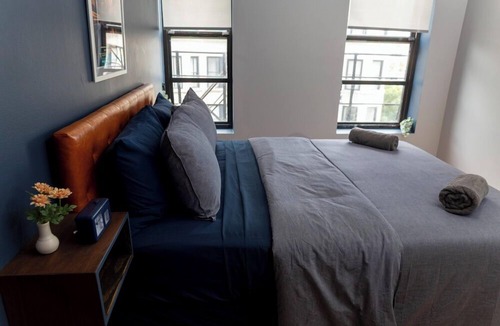 Greektown Hostel | Chicago Parthenon Hostel