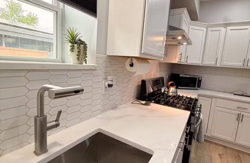 Archer Heights Apartment | Chicago Stay Near Midway Airport & Orange Line