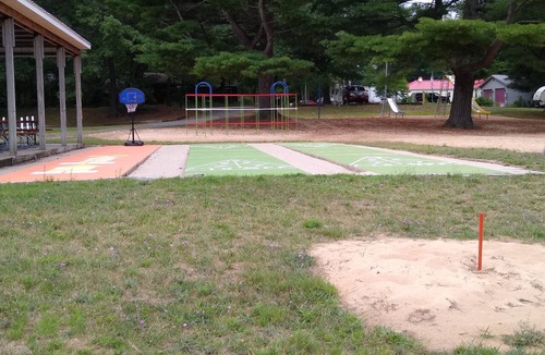 Silver Lake Cottage | Close to dunes entrance, arcades, mini golf, go karts, restuarants and shopping