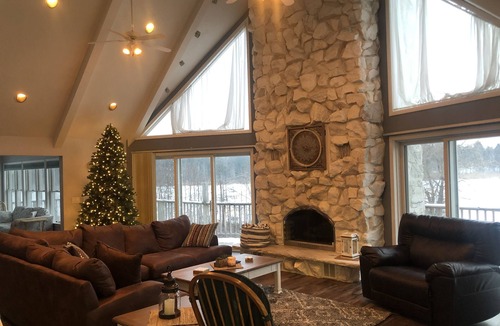 Ingalls House | Come and relax at the Lake House!