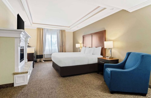 Eagle Creek Hotel | Comfort Inn Hebron-Lowell Area