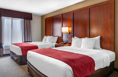 Escanaba Hotel | Comfort Suites Escanaba West