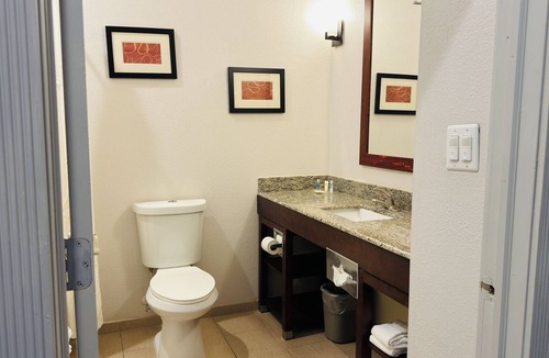 Plymouth Hotel | Comfort Suites Plymouth near US-30