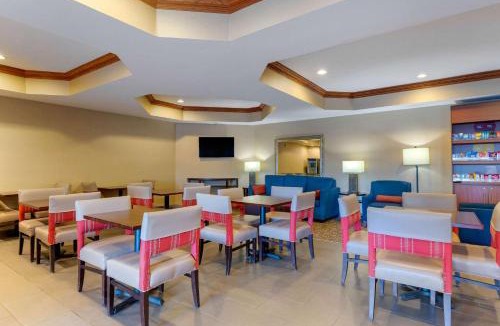 South Haven Hotel | Comfort Suites South Haven near I-96