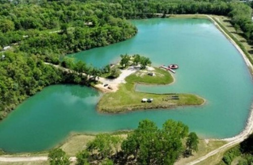 Janesville RV Rental | Comfortable, Pet Friendly Glamping Tent near Lake Charleston in Ashmore, Illinois