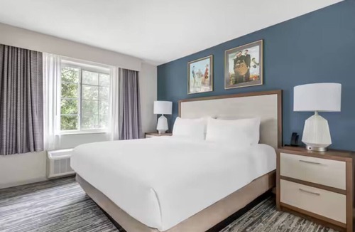 Mishawaka Hotel | Comfortable Stay | Pool, Game Room & Short Drive to South Bend Int'l Airport