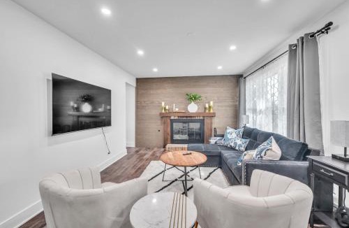 Rolling Meadows House | Comforting Retreat Near Woodfield Mall home