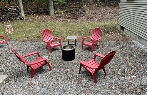 St. Helen House | Completely updated, cozy cabin close to the lake and SXS trails!