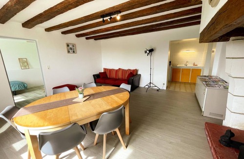 Saint-Quentin-sur-Inrois Cottage | Cottage with Garden, WiFi, Private Parking near Loches